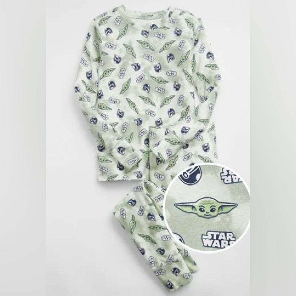 GAP Kids Long Sleeve Star Wars Yoda Print Organic Cotton Pajama Set. PJs. 4. 4T.